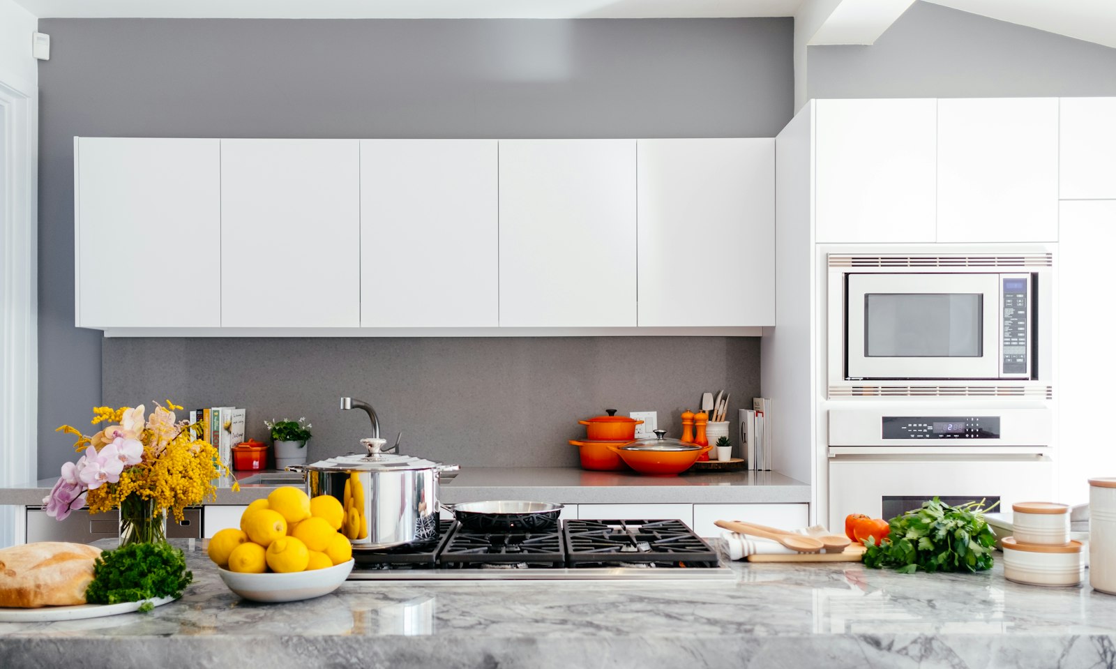 Marble island, morning light &mdash; kitchen design inspiration